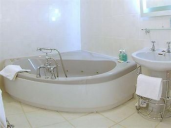 Barclay House Cottages 루 외부 사진